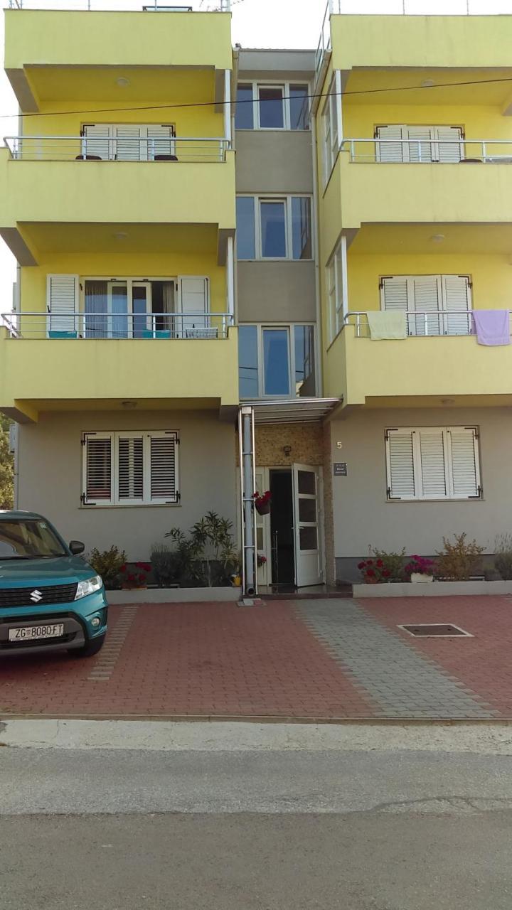 נובליה Apartments Diva מראה חיצוני תמונה