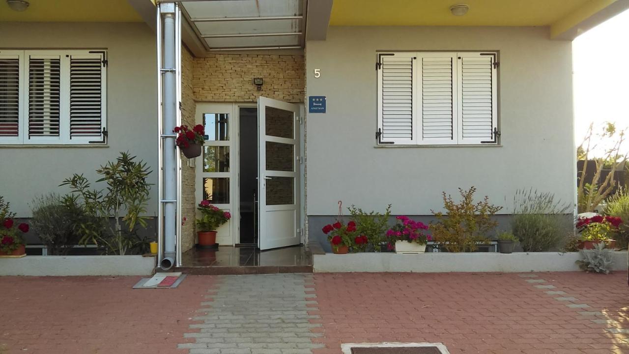 נובליה Apartments Diva מראה חיצוני תמונה